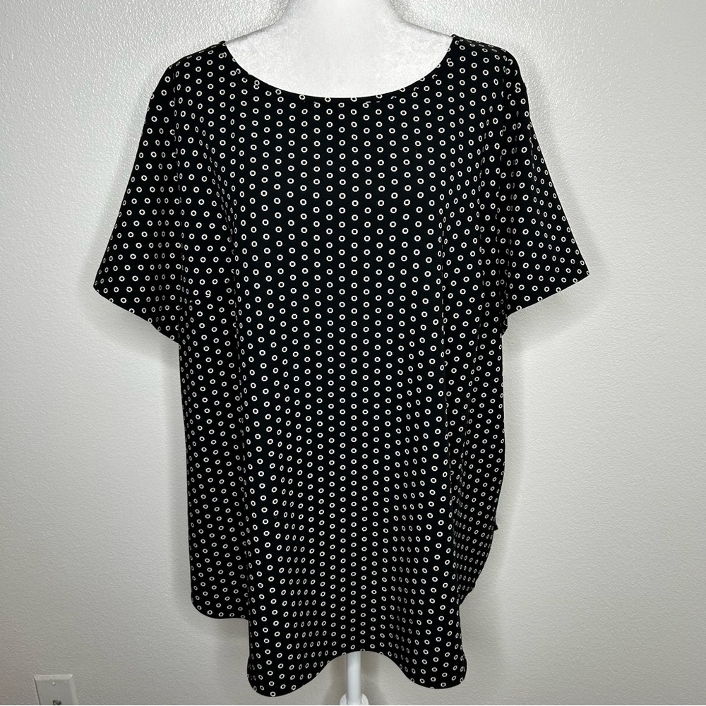 Ava & Viv Womens Black Dotted Print Short Sleeve Top Buttoned Back Plus Size 3X